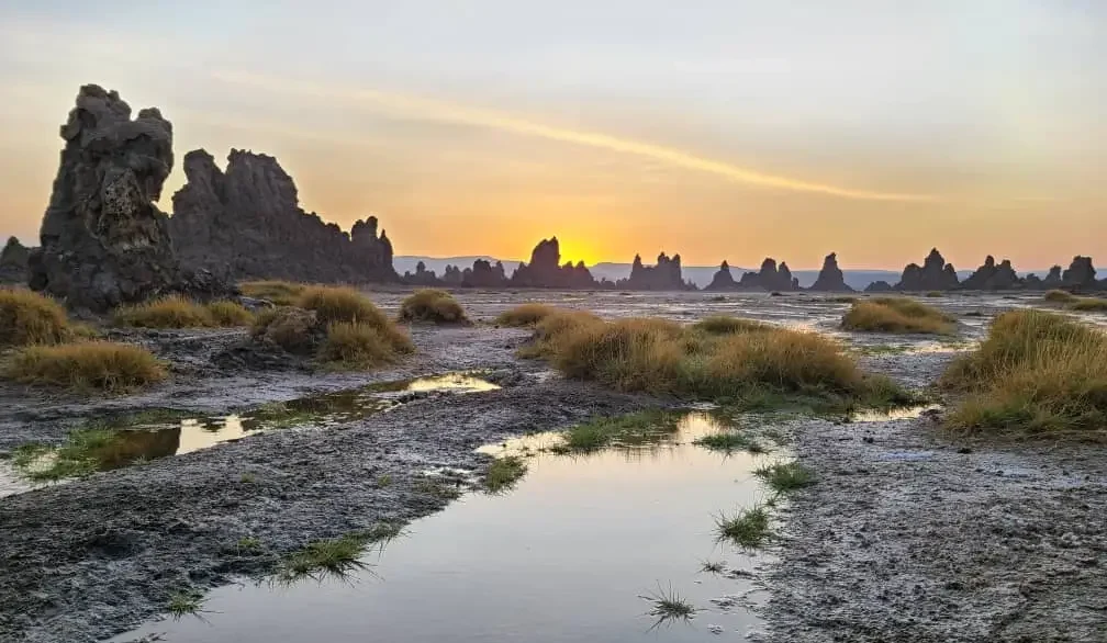 lake abbe djibouti tour Sunset over Lake Abbe Djibouti 3 Day Tour Djibouti tour operators Djibouti sightseeing tours Lake Assal tour Djibouti Djibouti travel guide Best tours in Djibouti Djibouti adventure trips Djibouti cultural experiences Eco-friendly tours Djibouti lake abbe djibouti